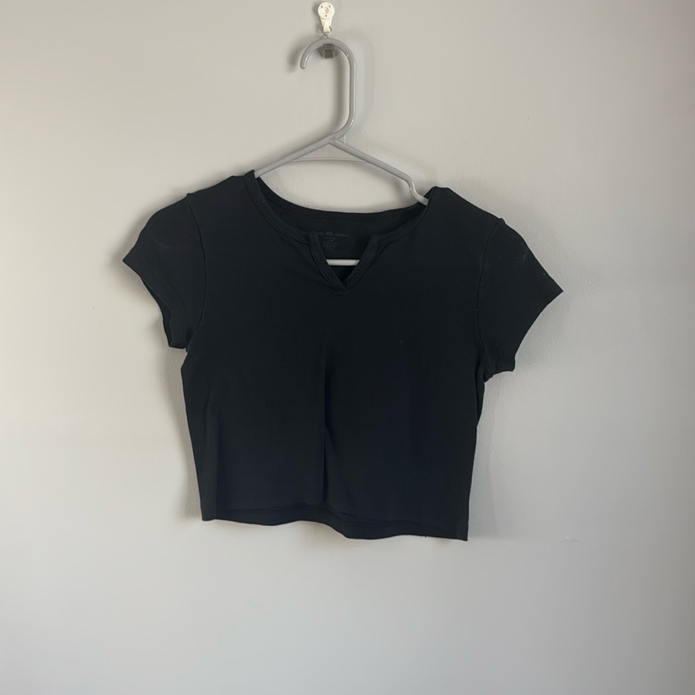 black, cropped, v cut out tshirt